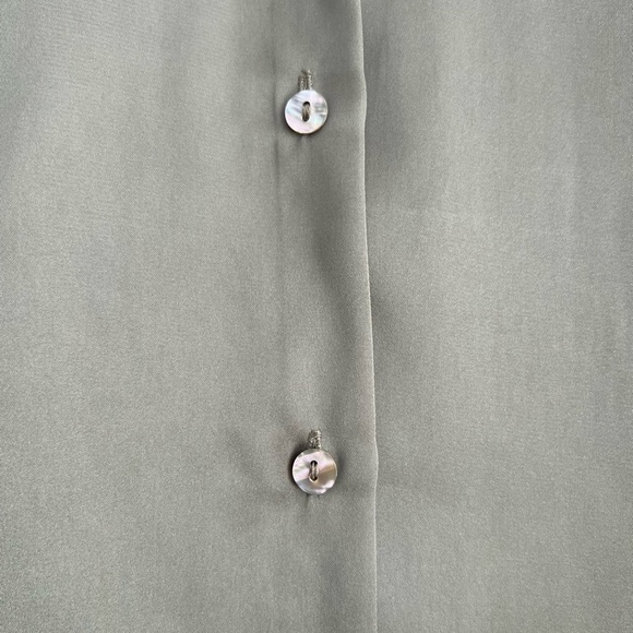 Ardene Green Button-Up Blouse Shirt Women's Medium NWT - Picture 3 of 7